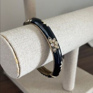 Hinged enamel bangle, size 7 1/4